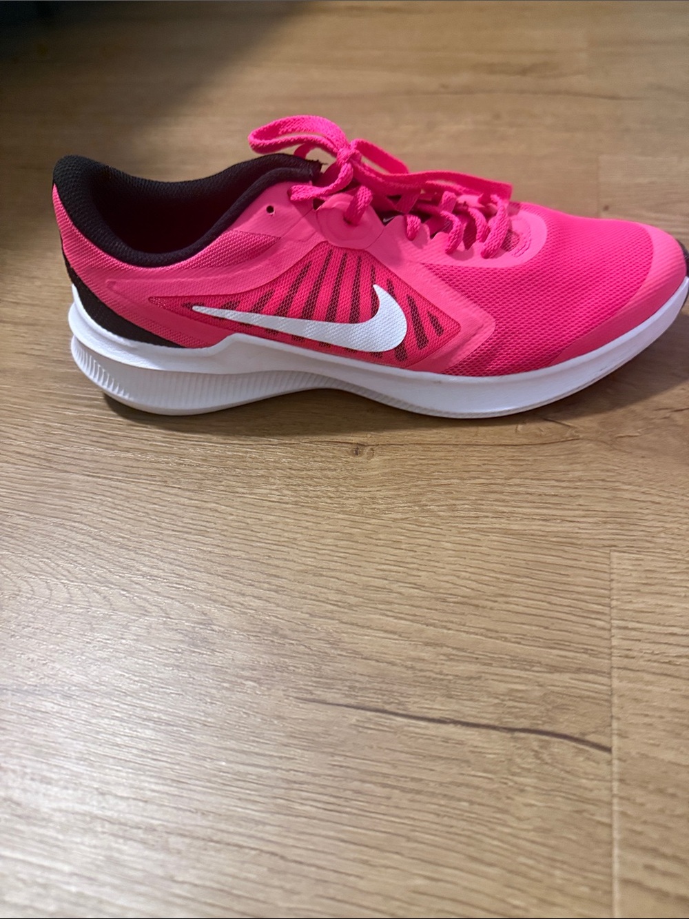 Nike Women's Bright Pink Athletic Running Shoes - Picture 2 of 5